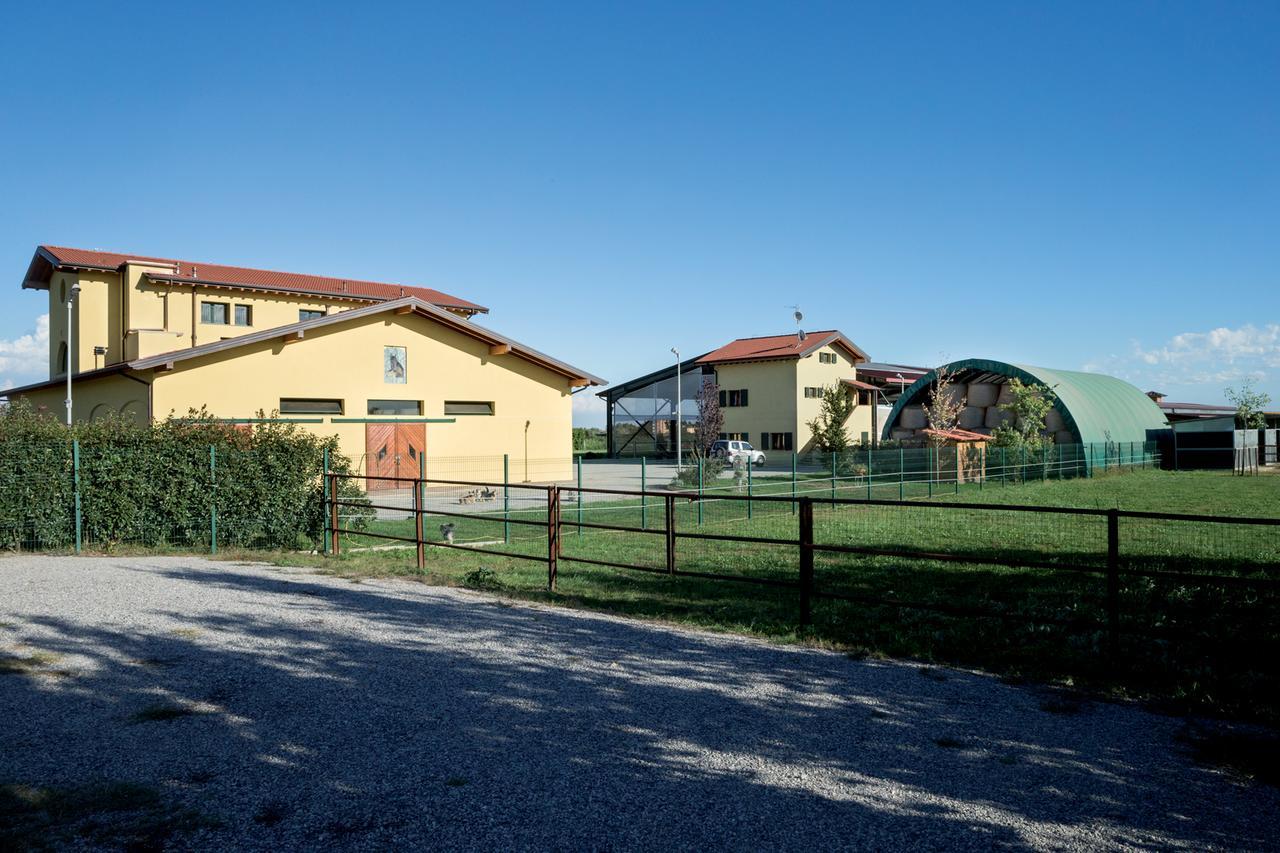 Agriturismo Camisi Qh Cambiago Eksteriør bilde